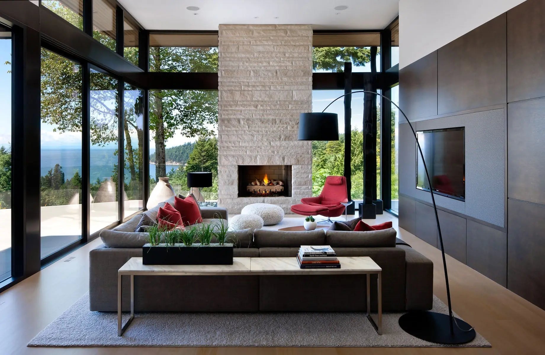 Mid-century Modern Lamps: a Touch of Vintage in Contemporary Space