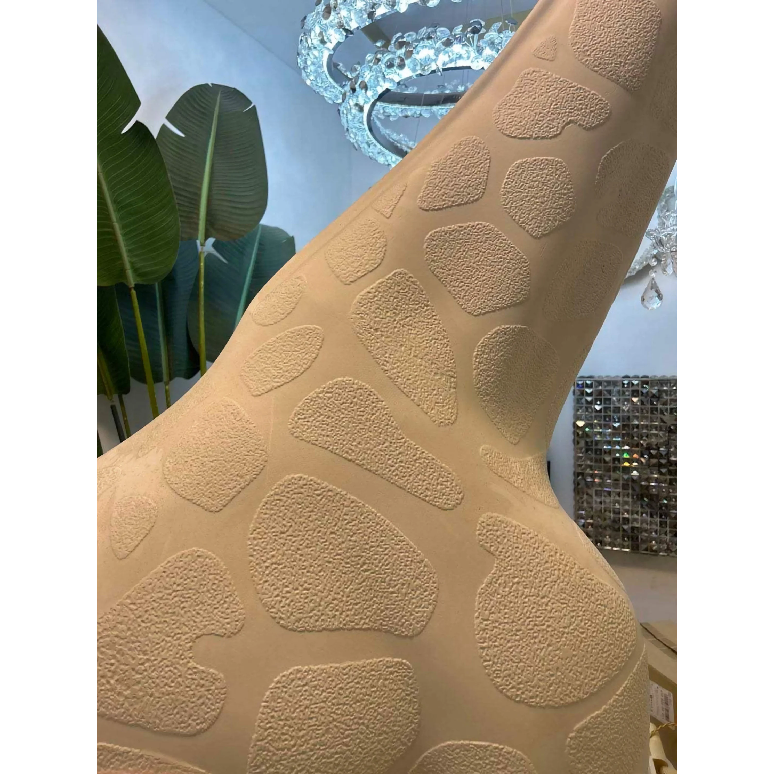 13ft Black Giraffe Chandelier Floor Lamp – Luxury Crystal Statement Lighting for Grand Living Room or Hotel Lobby