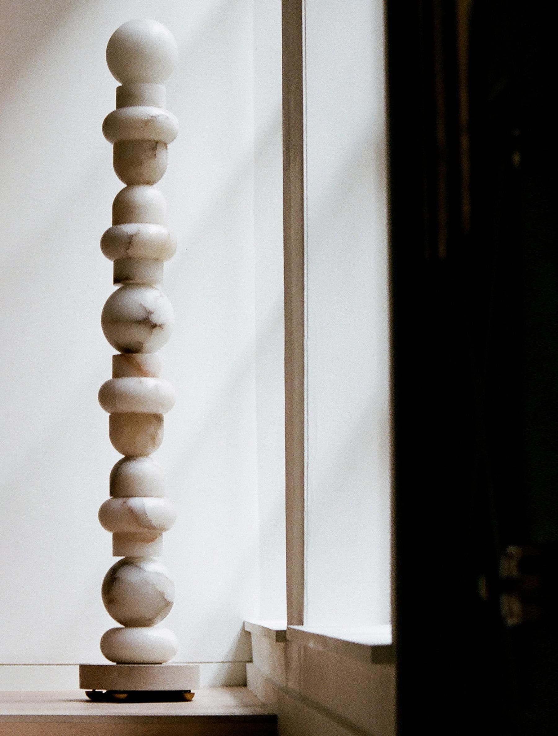 Totem Alabaster Floor Lamp | Real Luxury Marble for High-end Interiors - Lamps