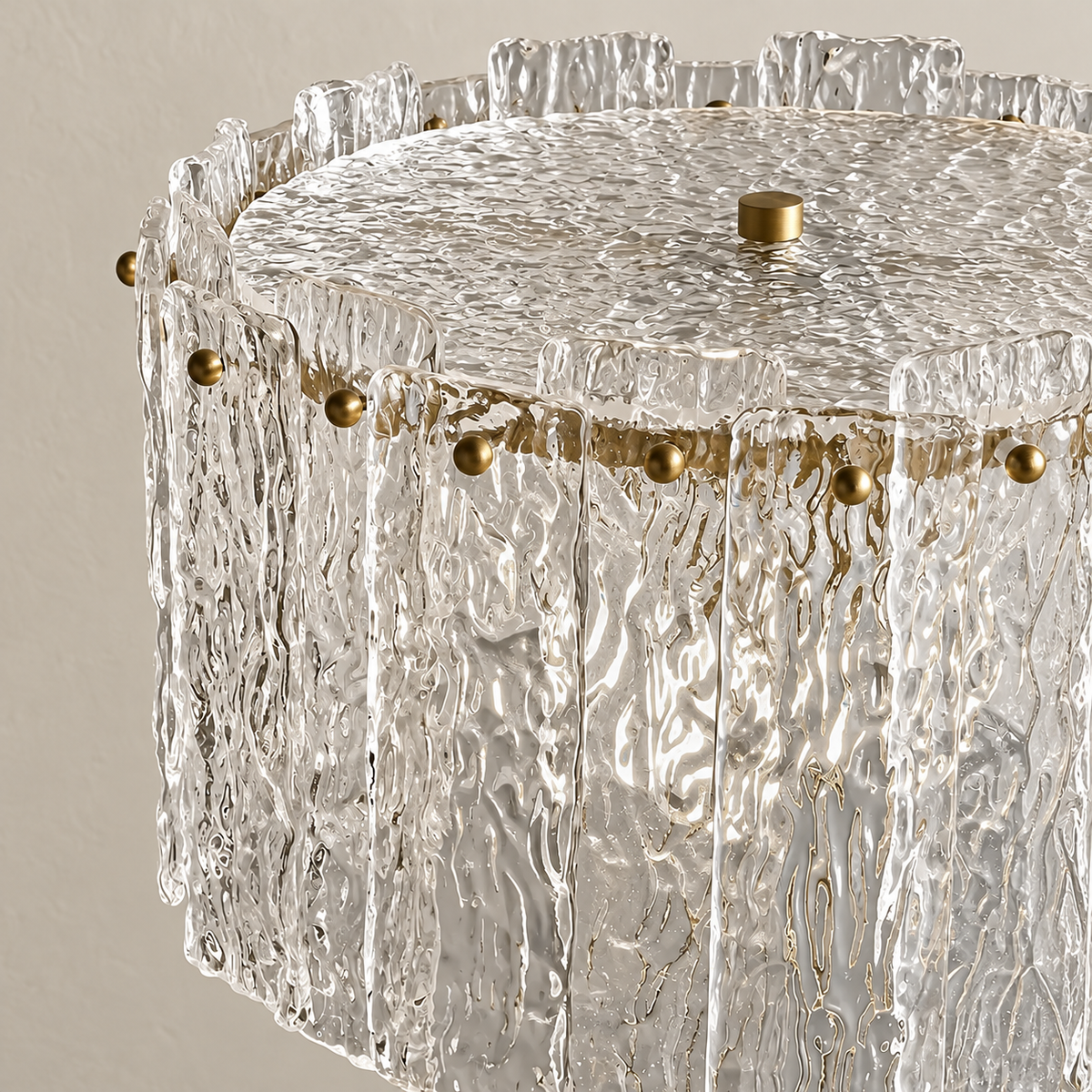 Close-up of the textured glass top and overlapping panels with brass fixings on the CLAZS99S lamp.