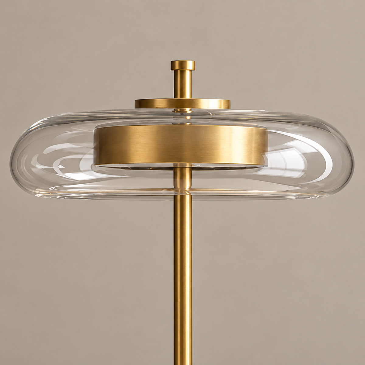 Detail of the clear glass disc and central light housing