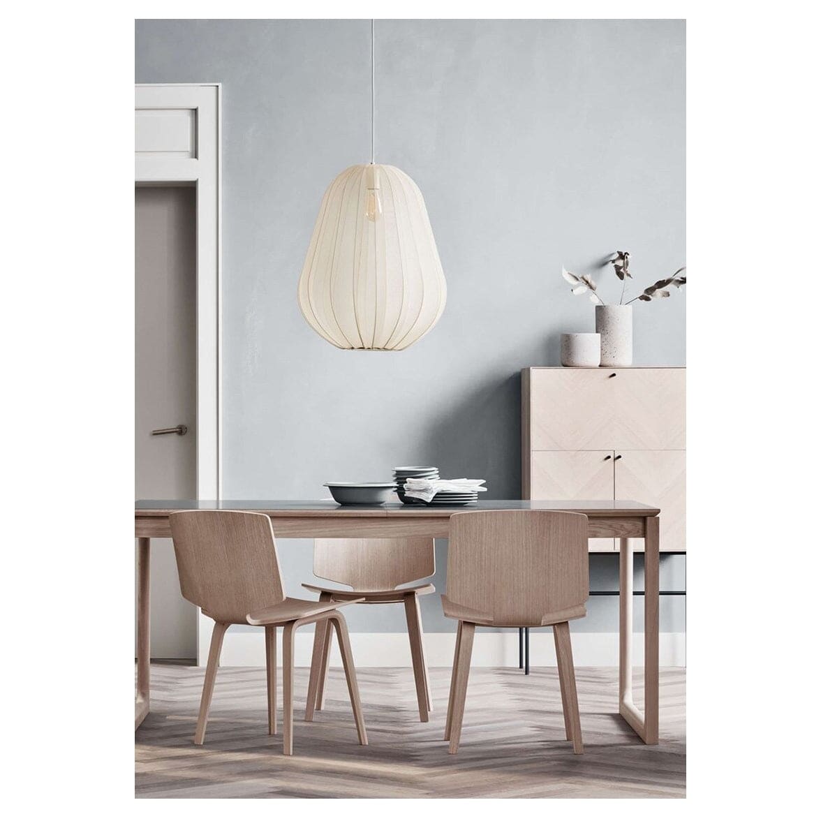 Cocoon Iron Mesh Pendant Light | Luxurious Minimalist White Fabric Lampshade | Elegant Interiors - Lamps