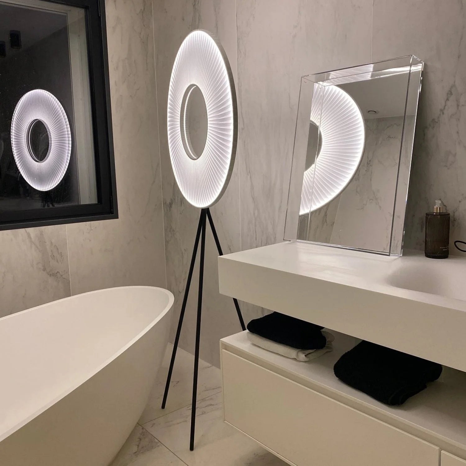 Halo floor lamp in a foyer