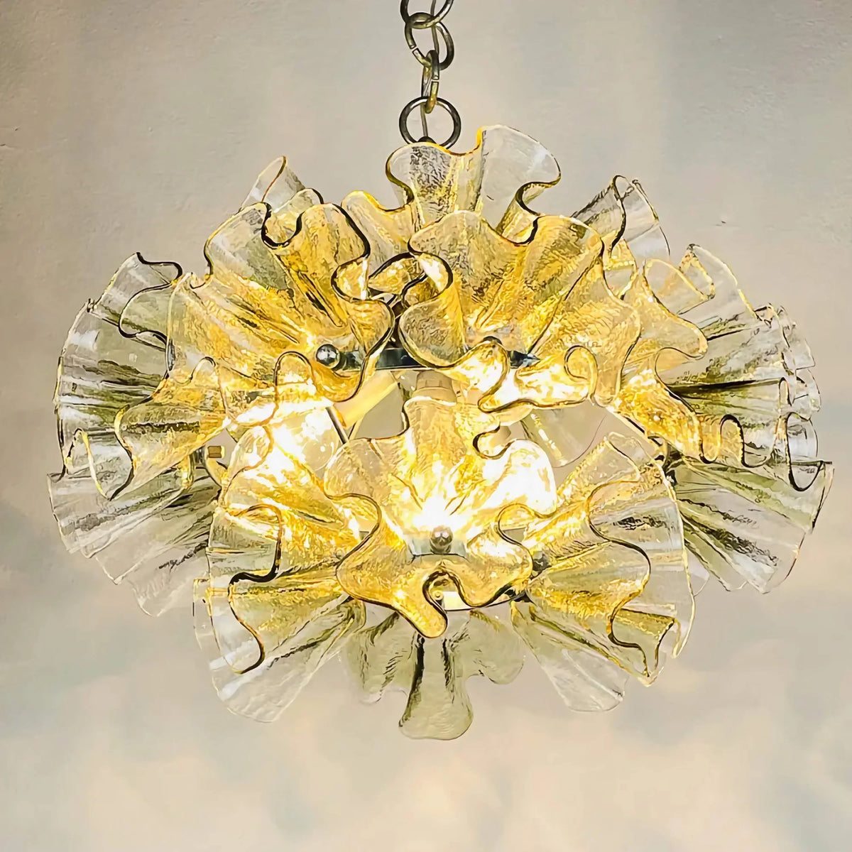 Murano-style Glass Flower Chandelier for Dining Room or Entryway | 45 Cm (17.7″) Wide Ruffled Blooms Casalola Lights