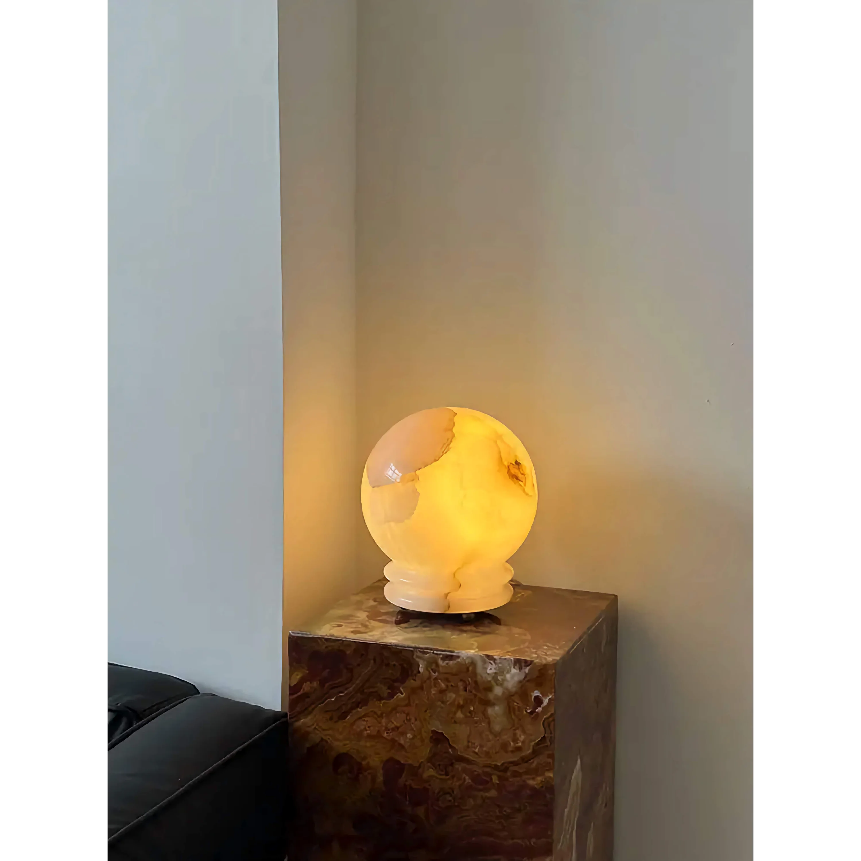Onyx veining glowing detail