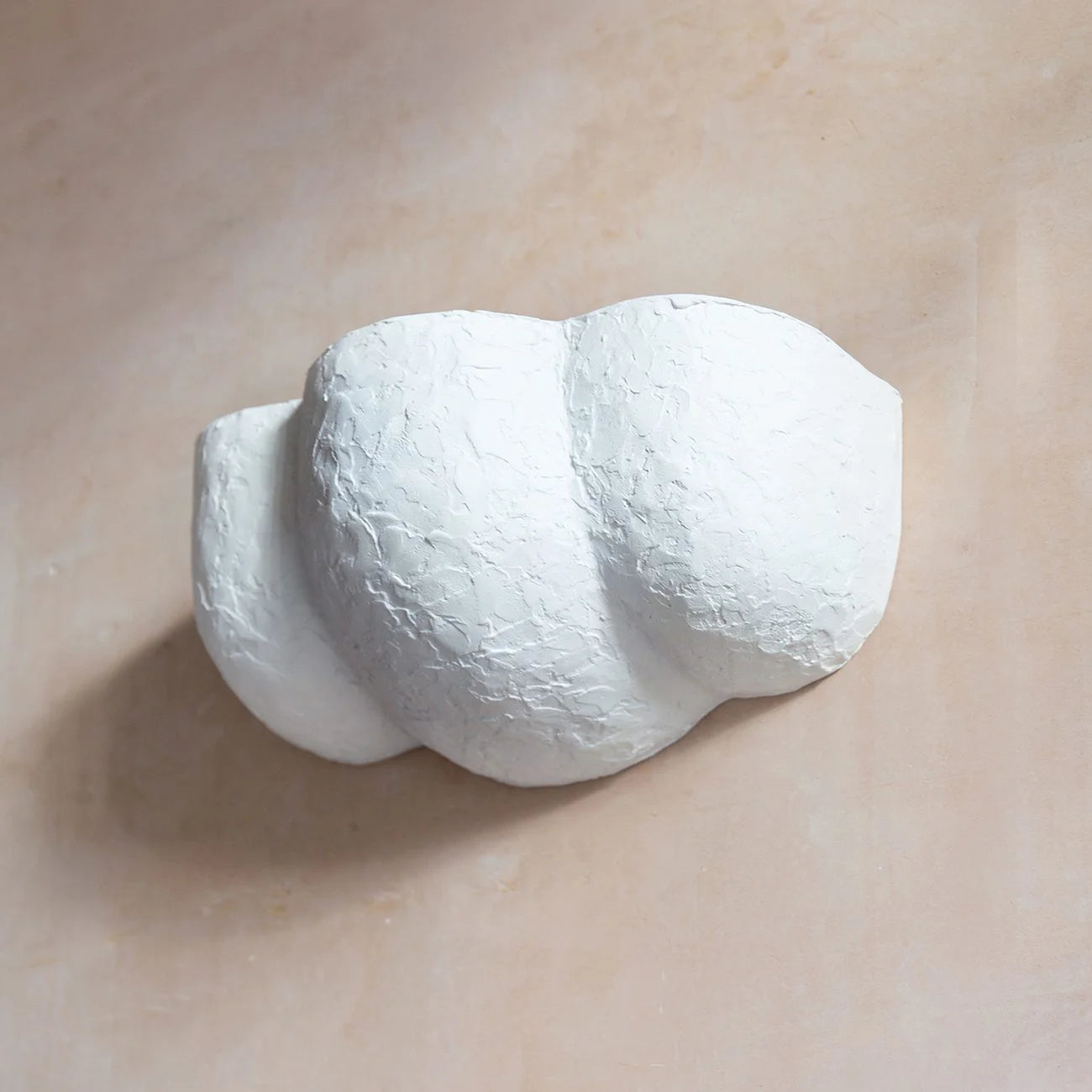 Wabi Sabi Plaster Wall Sconce – Sculptural Light for Hallway & Bedroom