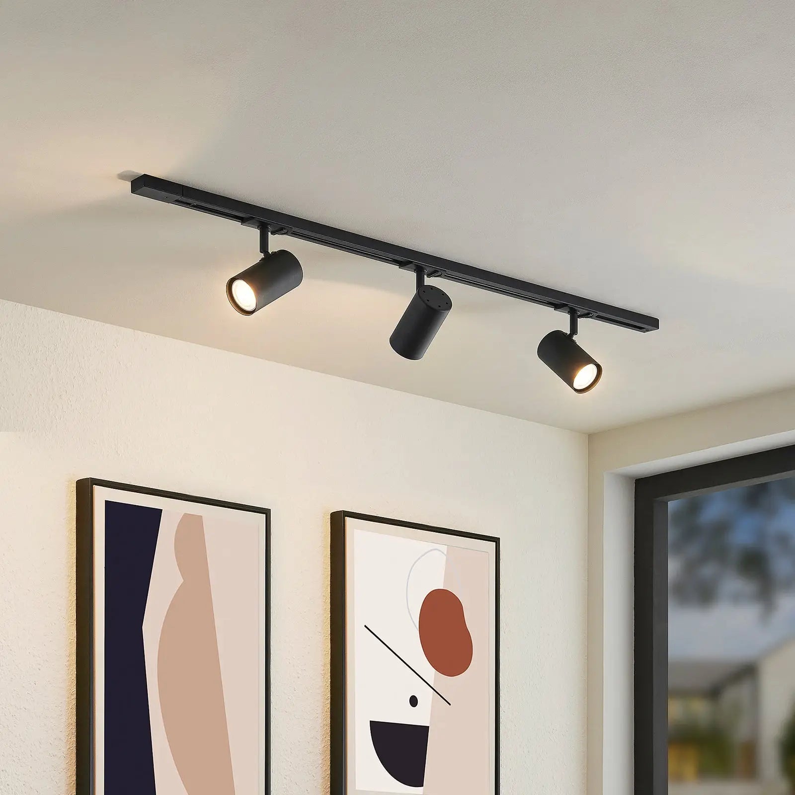 Track Lighting: Versatile Ceiling Light Fixtures