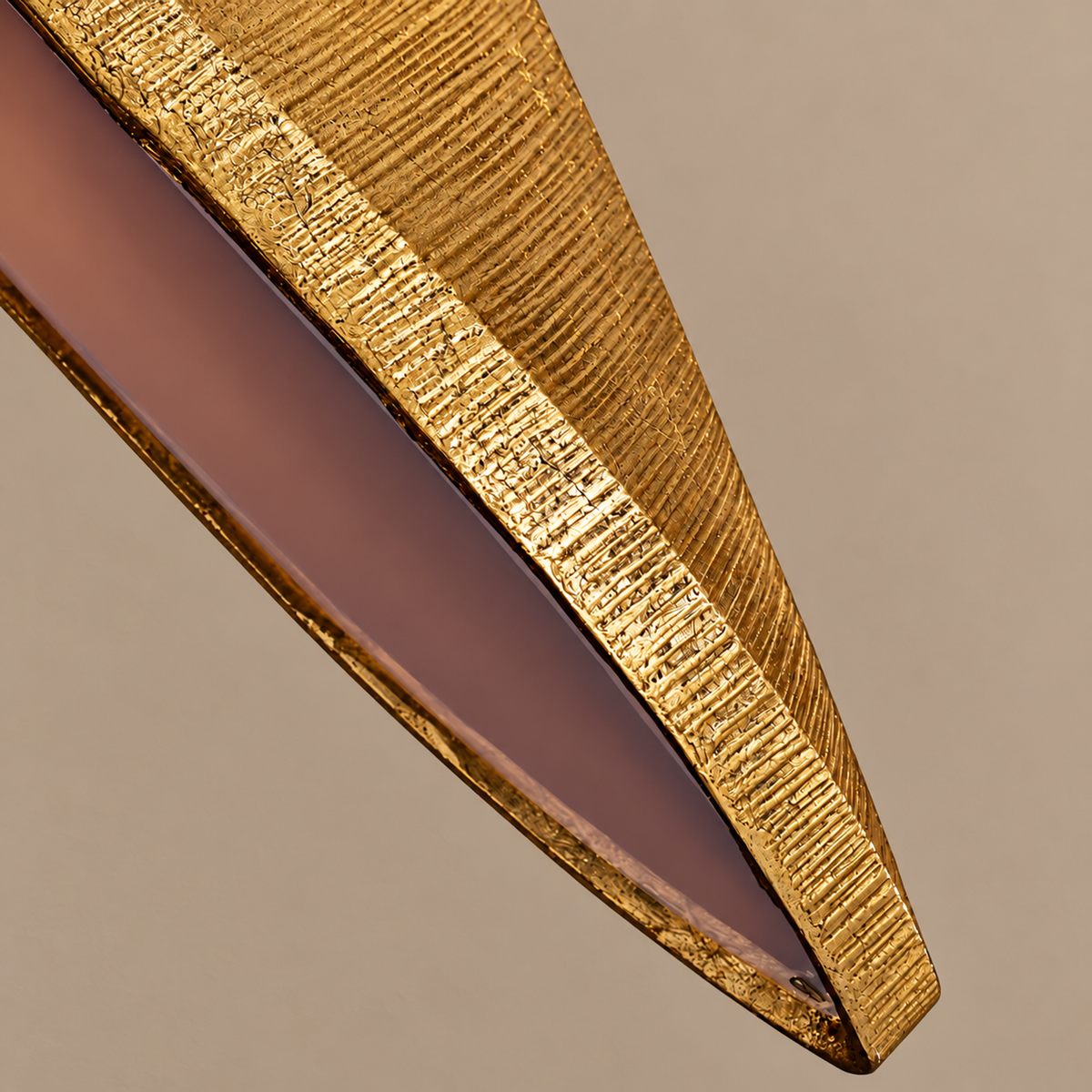 Linear Brass Pendant Light | CLMJU014