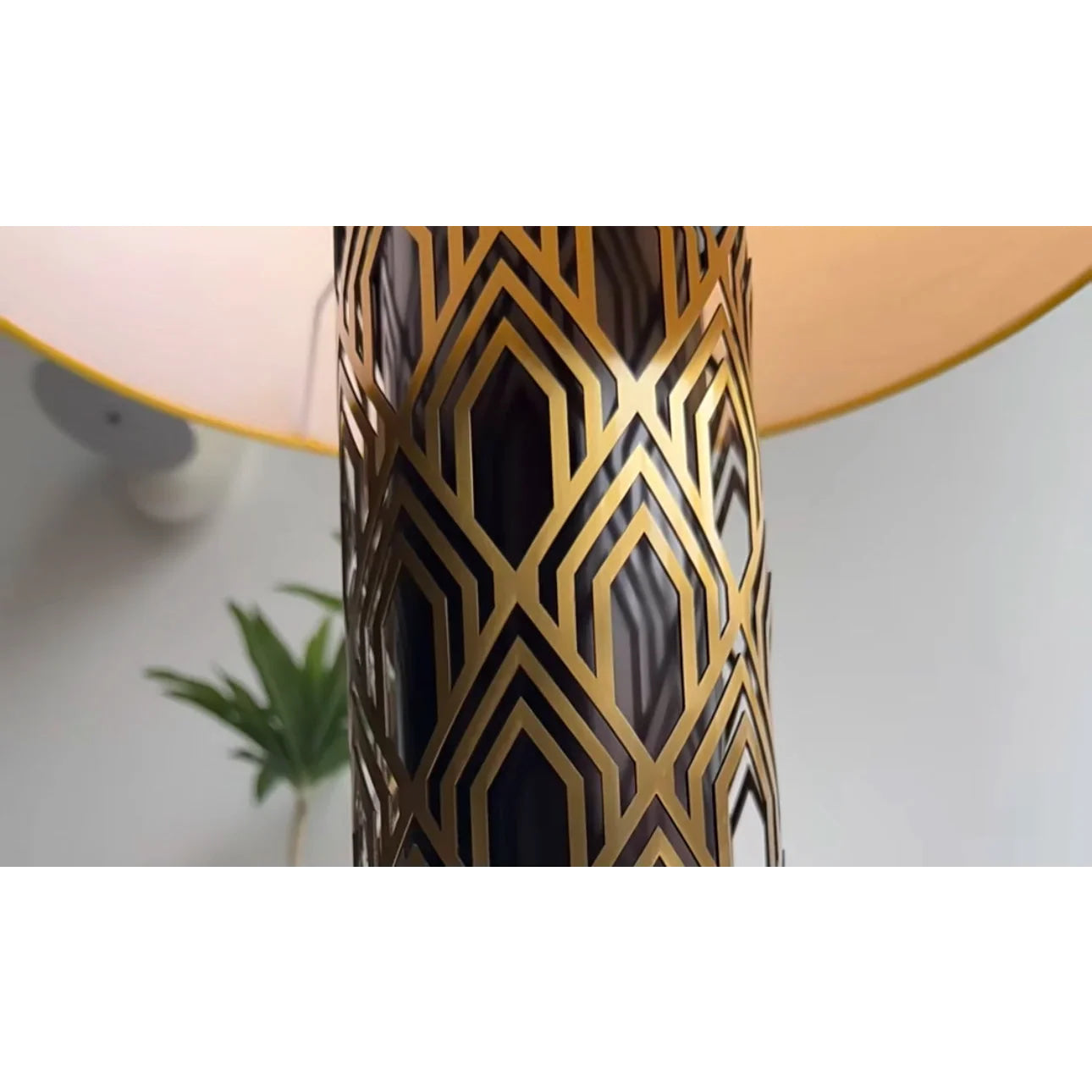 Art Deco Table Lamp with Geometric Stainless Steel Base – Vintage Glamour for Living Room or Bedroom
