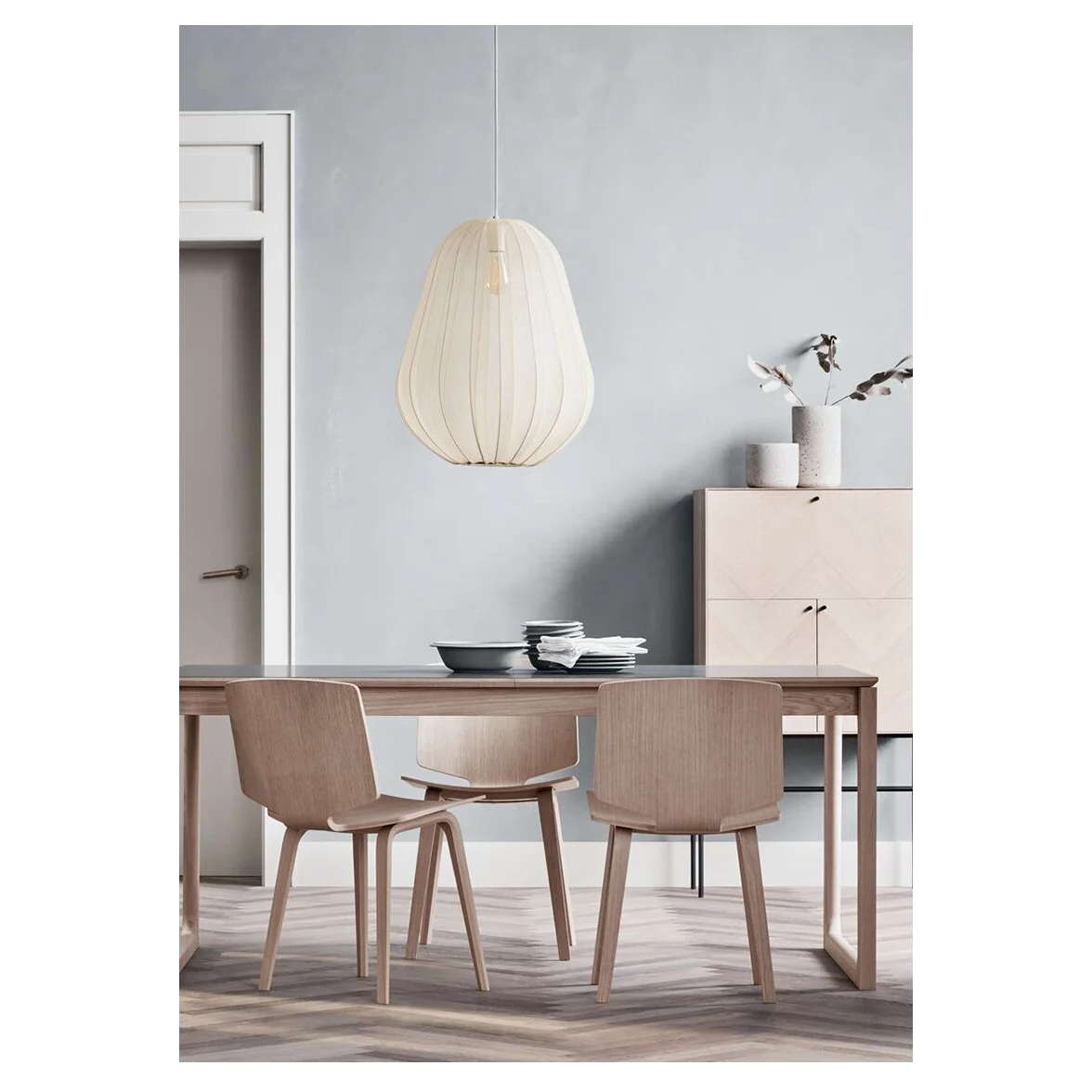 Cocoon Iron Mesh Pendant Light | Luxurious Minimalist White Fabric Lampshade | Elegant Interiors