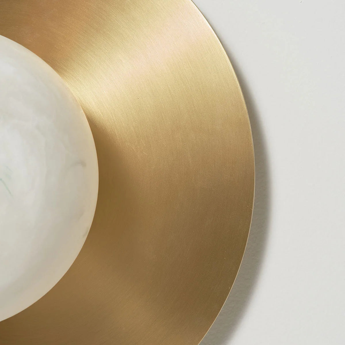 Minimalist Marble & Brass Wall Sconce – Luxury Modern Light Fixture for Interiors