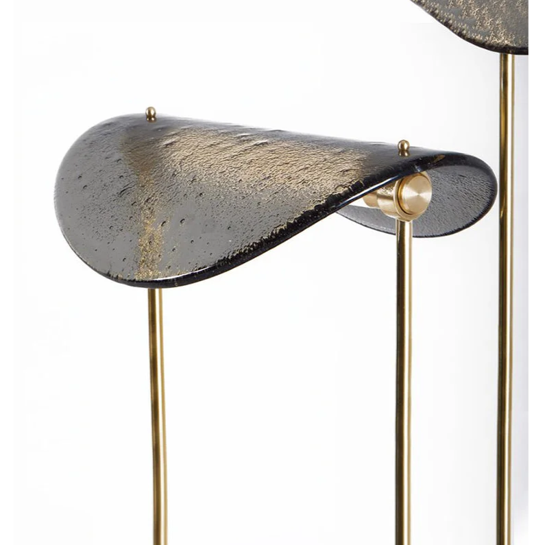 Studio glass diffuser detail
