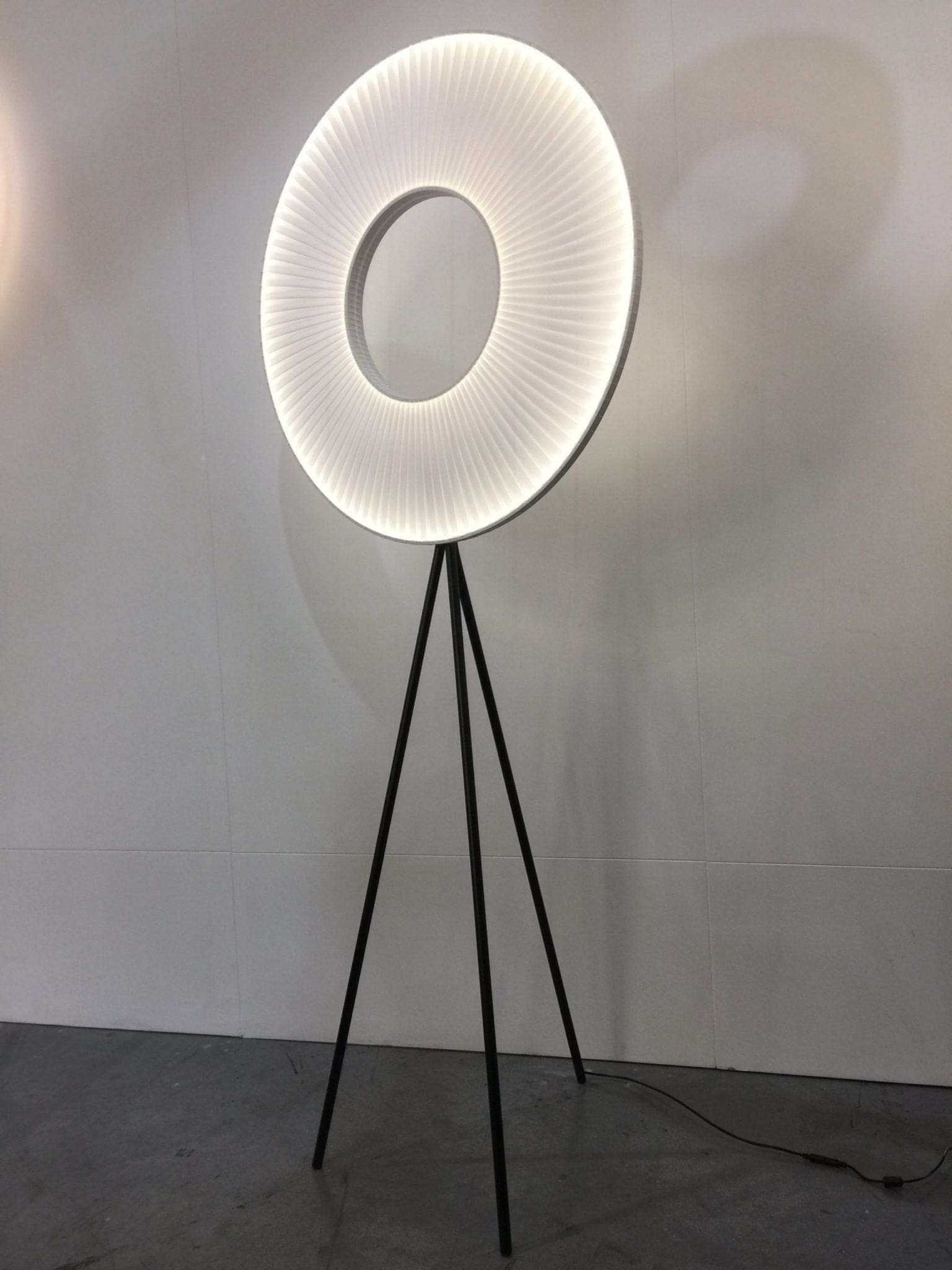 Modern Floor Lamp Fabric Lampshade Halo Lighting for Living Room Bedroom Office - Lamps