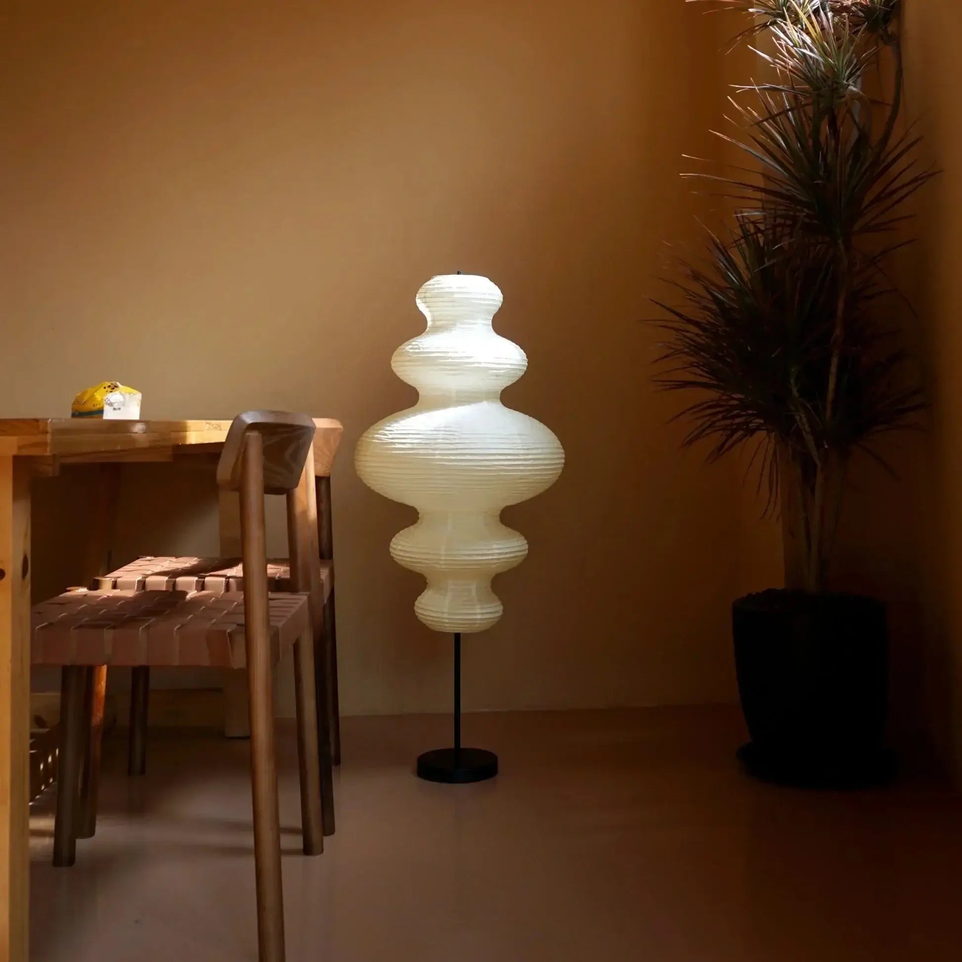 Isamu Noguchi Floor Lamp | Paper | Japanese Decor | Casalola - Lamps
